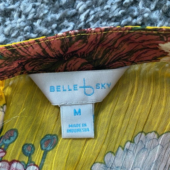 pretty blouse - Picture 3 of 10